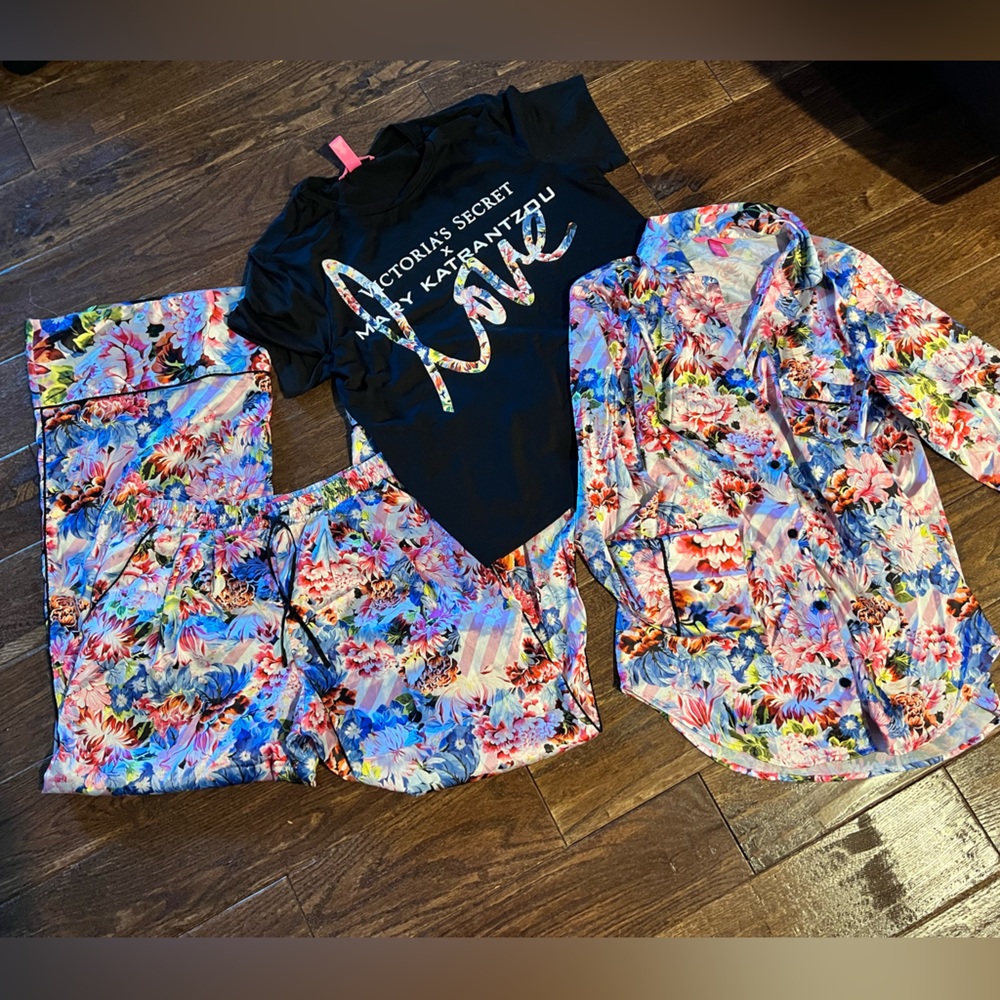 Like new Victoria’s Secret x Mary Katranzou pajama set size M